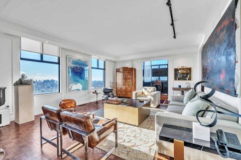 Photo 3 at 12 - 423 Avenue Road, St. Clair, Toronto
