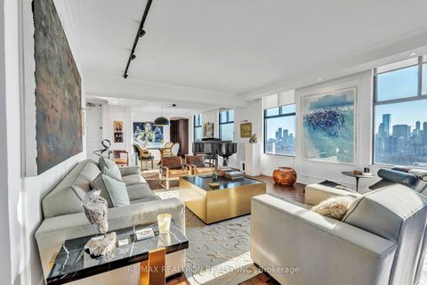 Photo 7 at 12 - 423 Avenue Road, St. Clair, Toronto