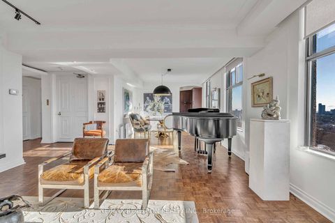 Photo 8 at 12 - 423 Avenue Road, St. Clair, Toronto