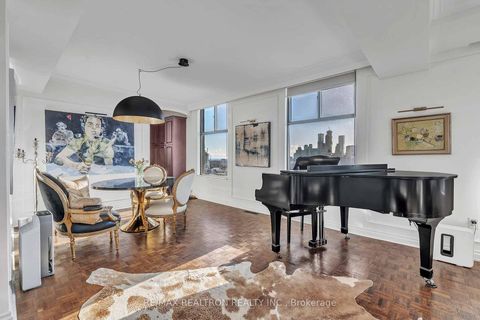 Photo 9 at 12 - 423 Avenue Road, St. Clair, Toronto