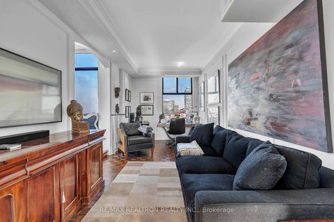 Photo 15 at 12 - 423 Avenue Road, St. Clair, Toronto