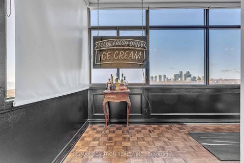 Photo 19 at 12 - 423 Avenue Road, St. Clair, Toronto