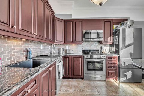 Photo 25 at 12 - 423 Avenue Road, St. Clair, Toronto