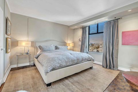 Photo 29 at 12 - 423 Avenue Road, St. Clair, Toronto
