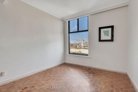 Photo 36 at 12 - 423 Avenue Road, St. Clair, Toronto