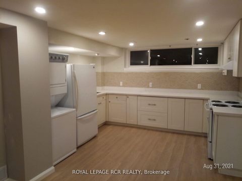 Photo 10 at 15 McDonald Drive, Aurora Heights, Aurora