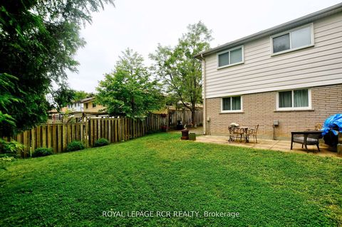 Photo 33 at 15 McDonald Drive, Aurora Heights, Aurora