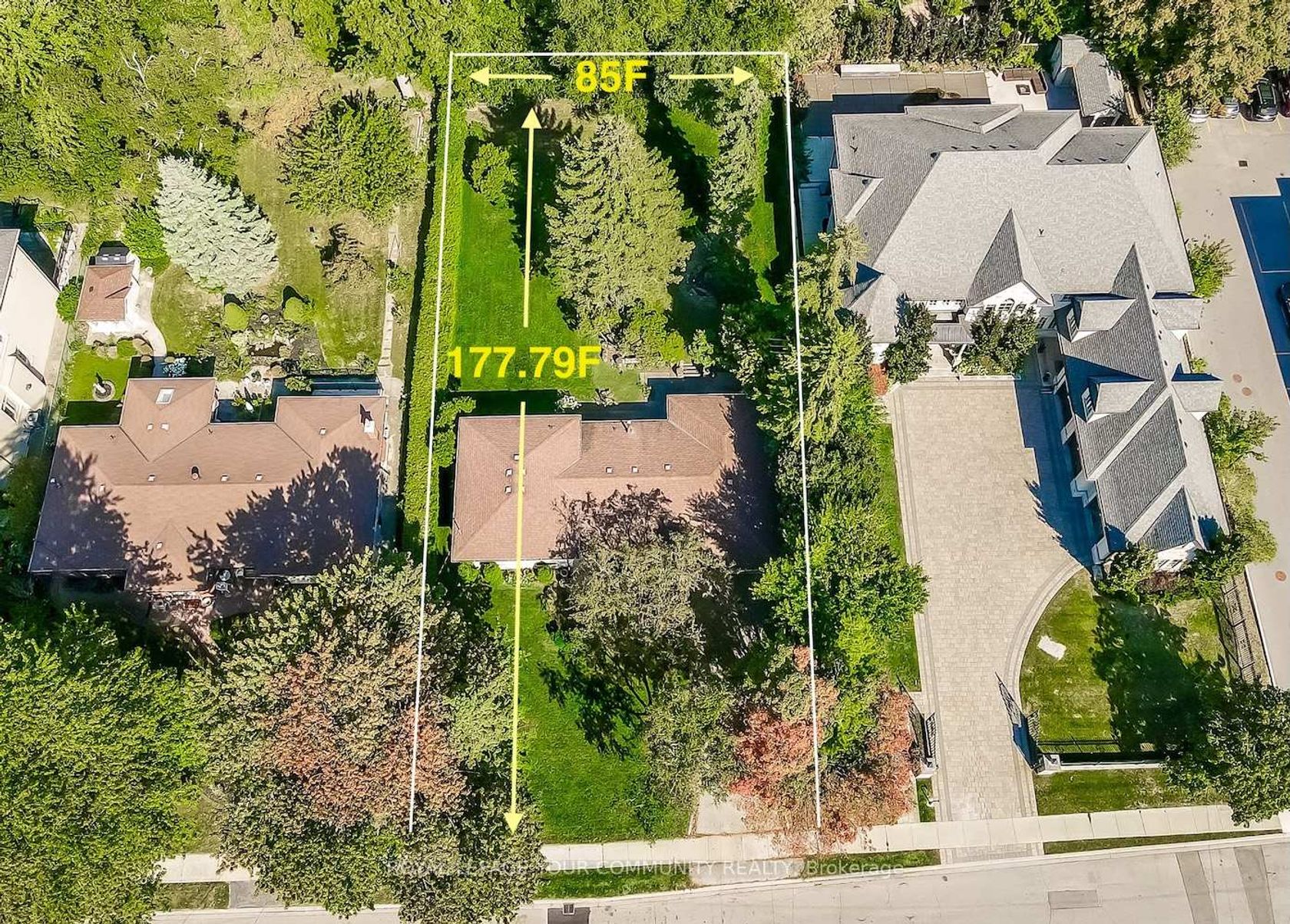 230 Duncan Road, Langstaff, Richmond Hill photo number 2 230 Duncan Road, Langstaff, Richmond Hill photo number 2