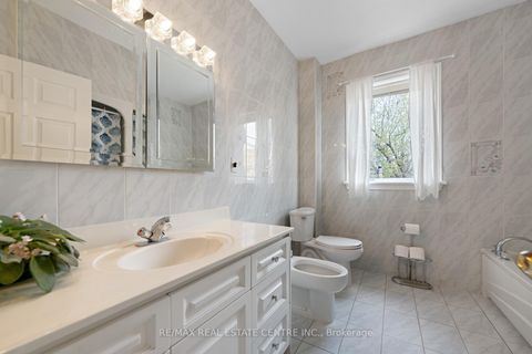 Photo 17 at 14 Churchill Avenue, Bellwoods, Toronto