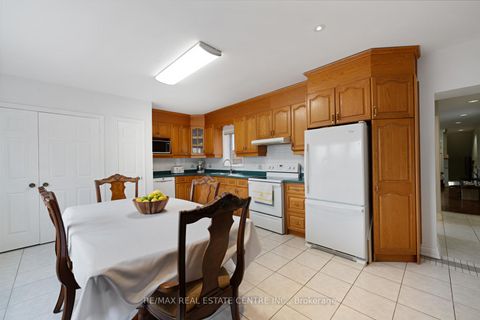 Photo 25 at 14 Churchill Avenue, Bellwoods, Toronto
