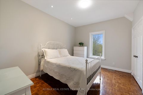 Photo 30 at 14 Churchill Avenue, Bellwoods, Toronto
