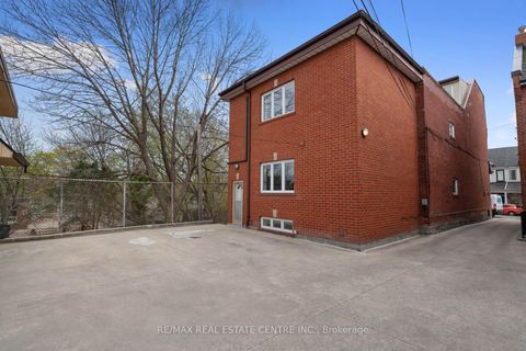 Photo 46 at 14 Churchill Avenue, Bellwoods, Toronto