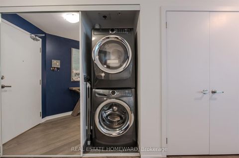 Photo 30 at 424 - 38 Howard Park Avenue, Roncesvalles, Toronto