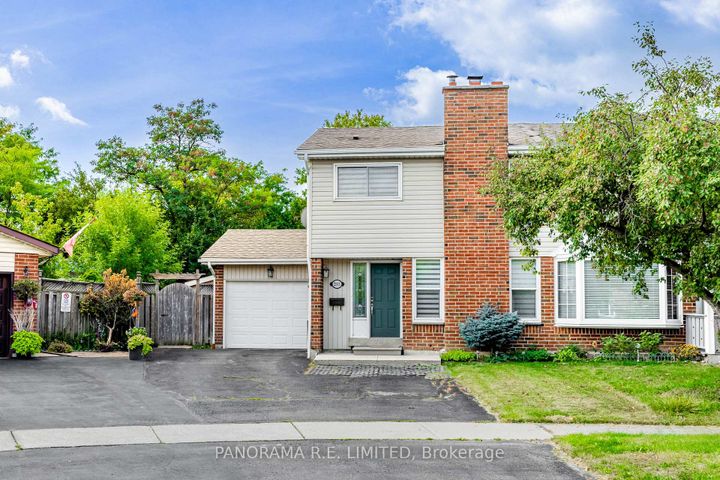 Photo 1 at 2915 Bramshaw Gardens, Meadowvale, Mississauga