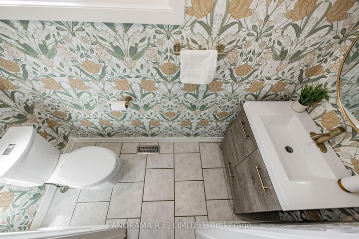 Photo 12 at 2915 Bramshaw Gardens, Meadowvale, Mississauga