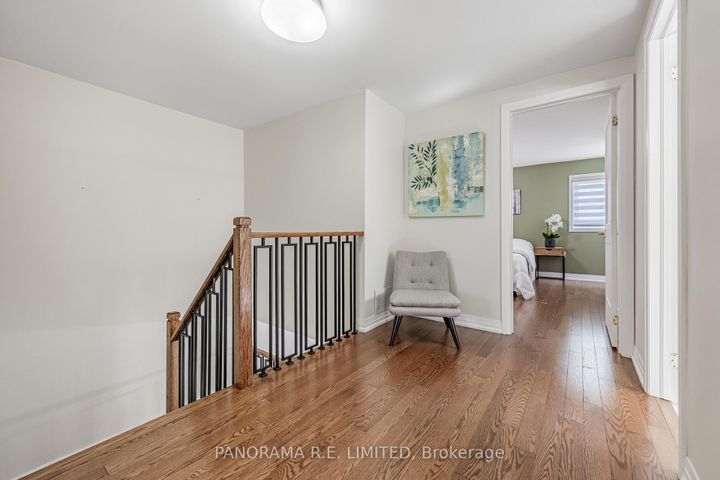 Photo 14 at 2915 Bramshaw Gardens, Meadowvale, Mississauga
