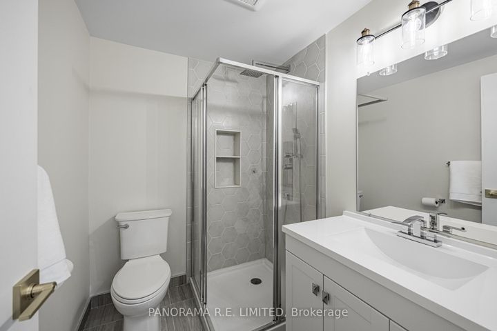 Photo 18 at 2915 Bramshaw Gardens, Meadowvale, Mississauga