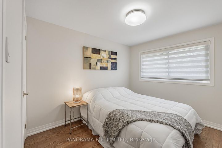 Photo 19 at 2915 Bramshaw Gardens, Meadowvale, Mississauga