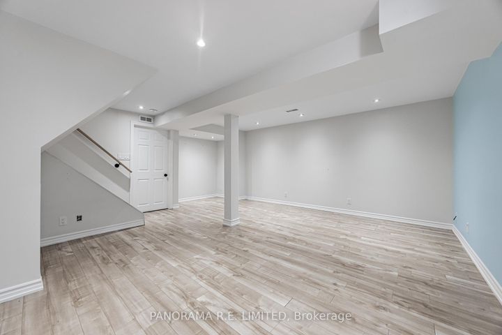 Photo 23 at 2915 Bramshaw Gardens, Meadowvale, Mississauga