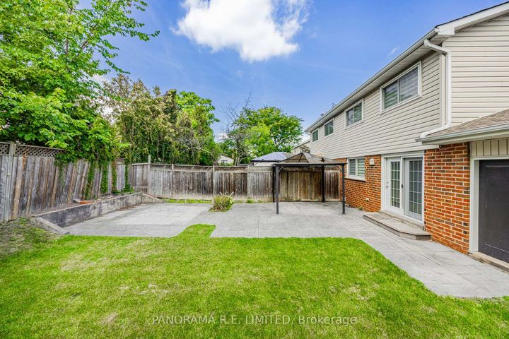 Photo 27 at 2915 Bramshaw Gardens, Meadowvale, Mississauga