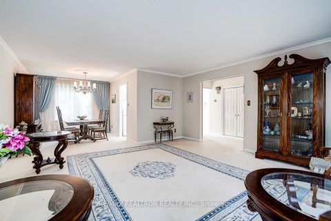 Photo 3 at 9 Eastlea Crescent, L'Amoreaux, Toronto