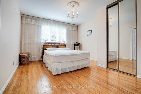 Photo 12 at 9 Eastlea Crescent, L'Amoreaux, Toronto