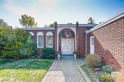 Photo 37 at 9 Eastlea Crescent, L'Amoreaux, Toronto