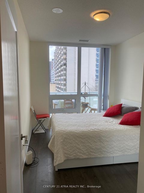 Photo 7 at 512 - 101 Erskine Avenue, Mount Pleasant West, Toronto Photo 7 at 512 - 101 Erskine Avenue, Mount Pleasant West, Toronto