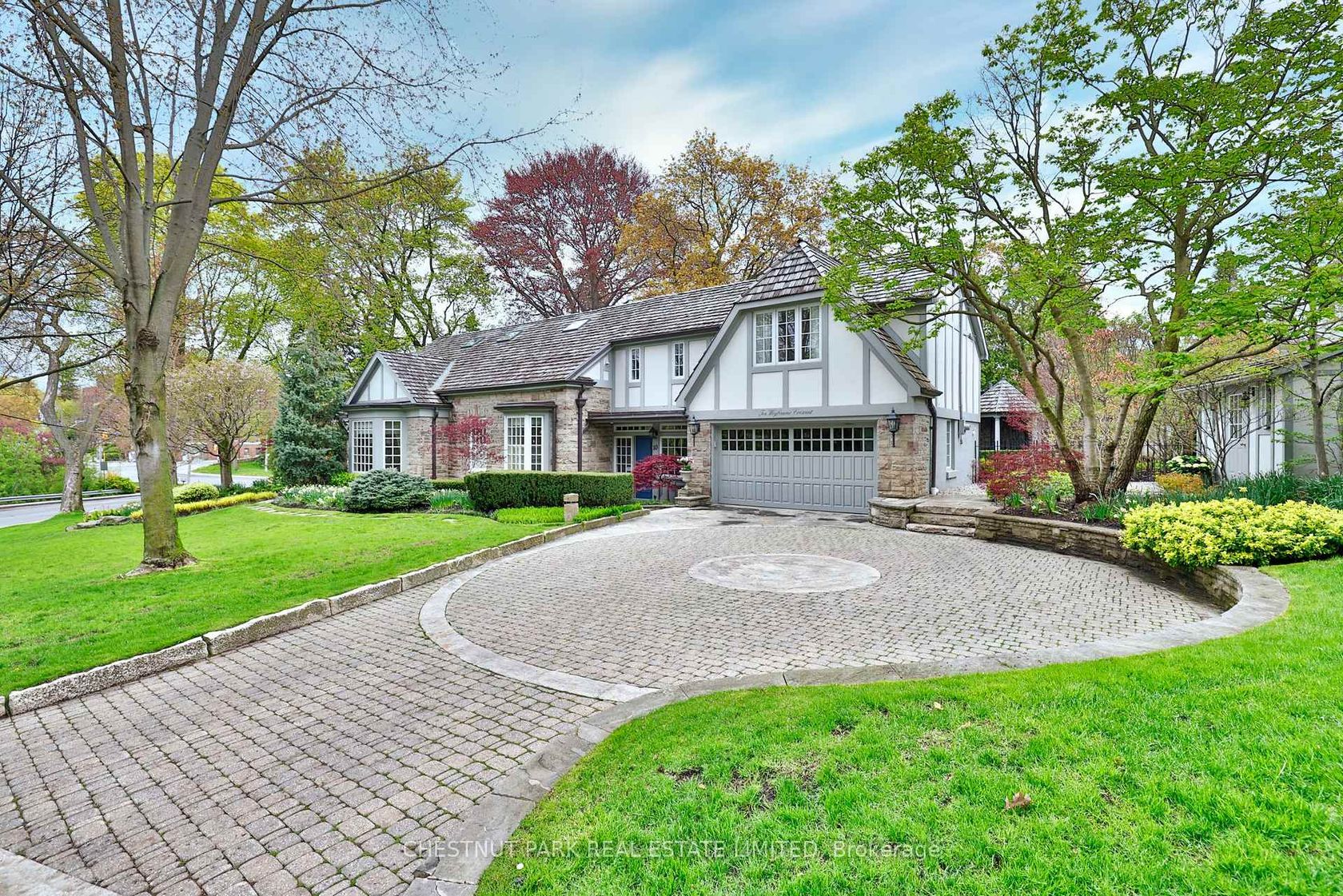 10 Weybourne Crescent, Lawrence Park South, Toronto 