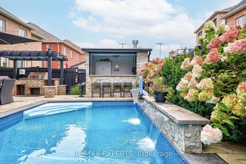 Photo 2 at 265 Chatfield Drive, Vellore Village, Vaughan