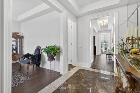 Photo 2 at 10 Annsleywood Court, Kleinburg, Vaughan