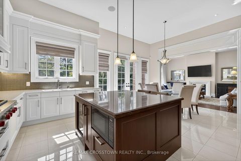 Photo 5 at 10 Annsleywood Court, Kleinburg, Vaughan