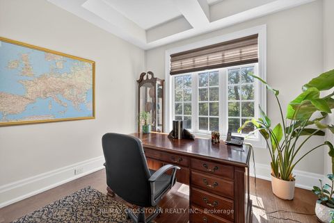 Photo 14 at 10 Annsleywood Court, Kleinburg, Vaughan
