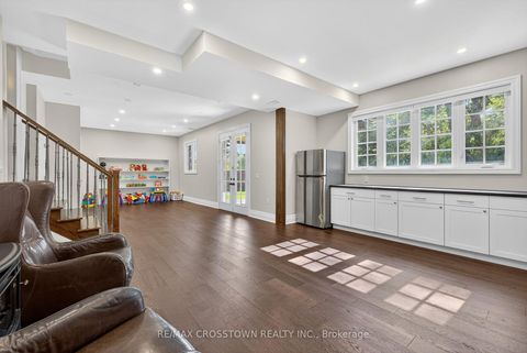 Photo 40 at 10 Annsleywood Court, Kleinburg, Vaughan
