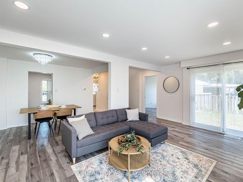 Photo 5 at 2 Giles Court, Jamestown, Toronto Photo 5 at 2 Giles Court, Jamestown, Toronto