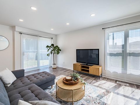 Photo 6 at 2 Giles Court, Jamestown, Toronto Photo 6 at 2 Giles Court, Jamestown, Toronto