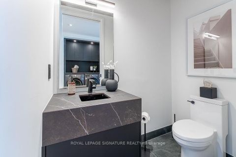 Photo 2 at 705 - 60 Bathurst Street, Niagara, Toronto