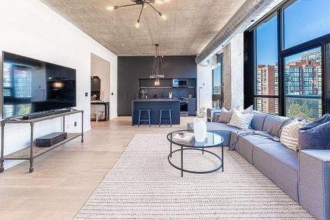 Photo 6 at 705 - 60 Bathurst Street, Niagara, Toronto