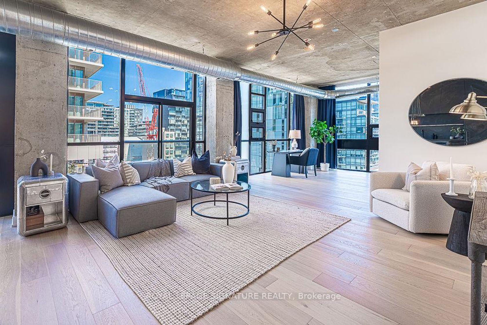 705 - 60 Bathurst Street, Niagara, Toronto 