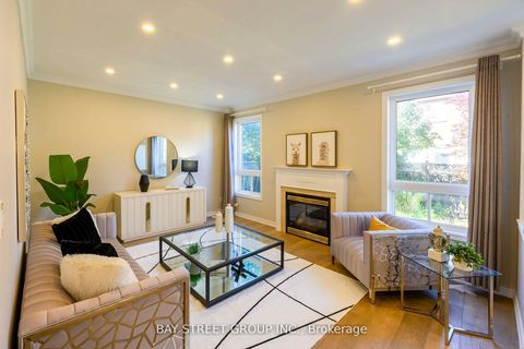 Photo 11 at 2292 Blue Oak Circle, WM Westmount, Oakville