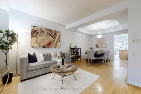 Photo 2 at 76 Westbury Court, Westbrook, Richmond Hill