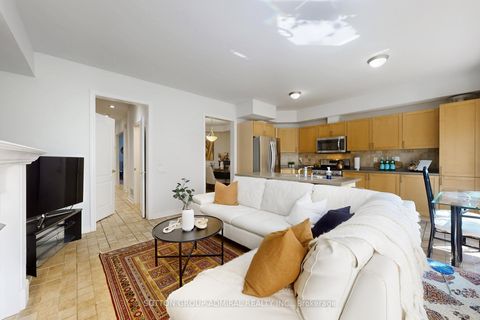 Photo 10 at 76 Westbury Court, Westbrook, Richmond Hill