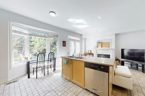 Photo 12 at 76 Westbury Court, Westbrook, Richmond Hill