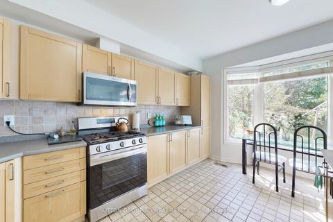 Photo 13 at 76 Westbury Court, Westbrook, Richmond Hill