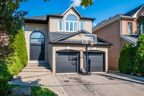 Photo 2 at 87 Vaughan Boulevard, Beverley Glen, Vaughan