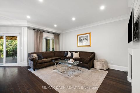 Photo 12 at 87 Vaughan Boulevard, Beverley Glen, Vaughan