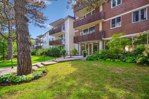 Photo 4 at 203 - 100 Coe Hill Drive, Swansea, Toronto