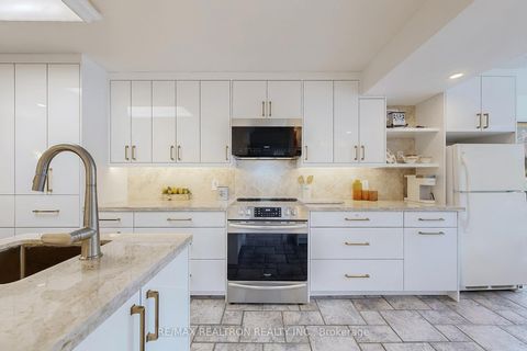 Photo 26 at 311 - 7300 Yonge Street, Yorkhill, Vaughan