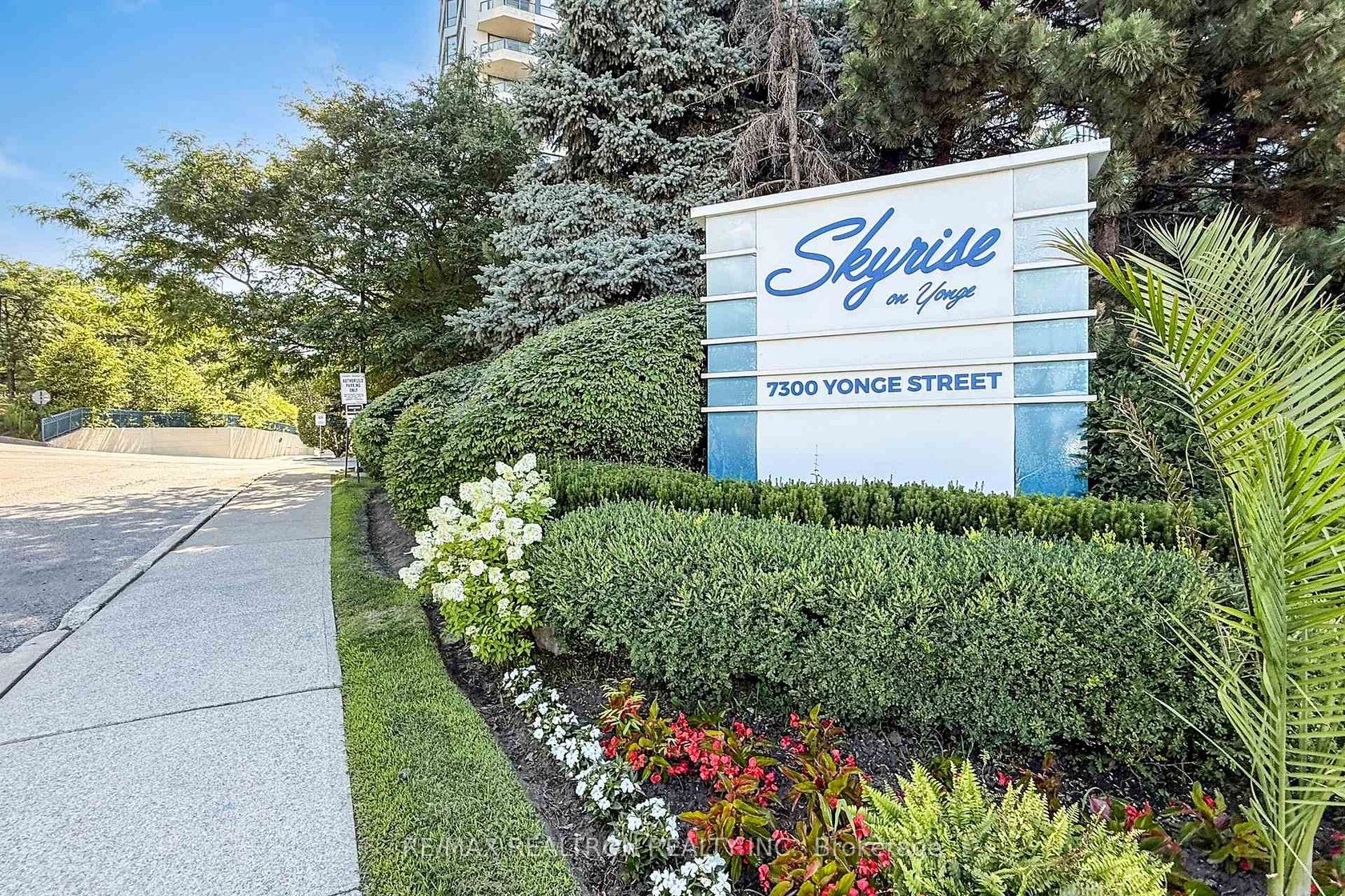 311 - 7300 Yonge Street, Yorkhill, Vaughan 
