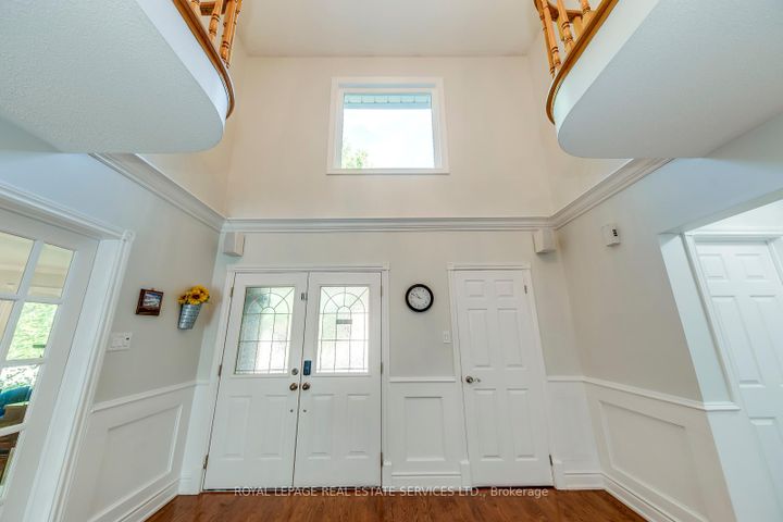 Photo 2 at 1366 Fieldcrest Lane, GA Glen Abbey, Oakville